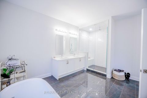 Photo 30 at 3 Speciosa Street, Oak Ridges, Richmond Hill