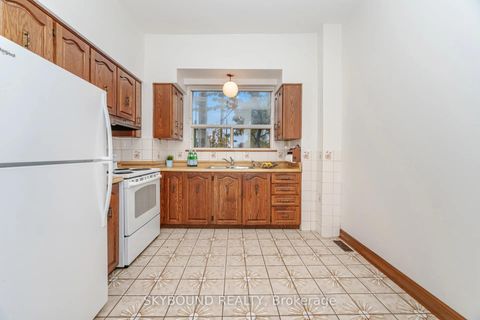 Photo 7 at 52 Ford Street, Pellam Park, Toronto