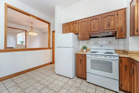 Photo 10 at 52 Ford Street, Pellam Park, Toronto