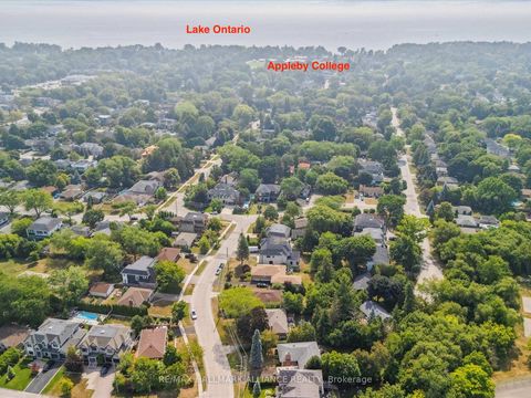 Photo 2 at 300 Burton Road, WO West, Oakville