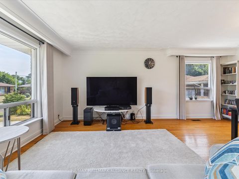 Photo 5 at 300 Burton Road, WO West, Oakville