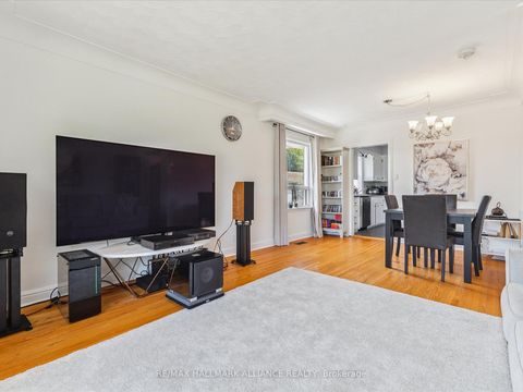 Photo 7 at 300 Burton Road, WO West, Oakville