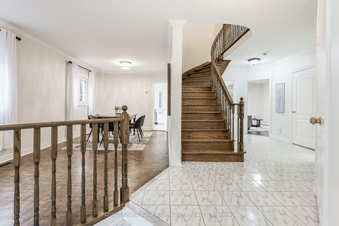 Photo 4 at 30 Crimson Court, North Richvale, Richmond Hill