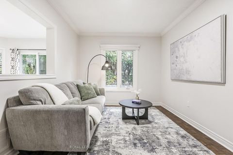 Photo 9 at 30 Crimson Court, North Richvale, Richmond Hill