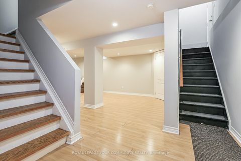 Photo 31 at 30 Crimson Court, North Richvale, Richmond Hill