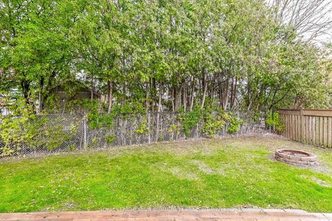 Photo 41 at 30 Crimson Court, North Richvale, Richmond Hill