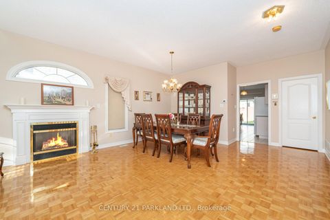 Photo 7 at 101 Cachet Hill Crescent, Sonoma Heights, Vaughan