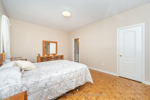 Photo 16 at 101 Cachet Hill Crescent, Sonoma Heights, Vaughan