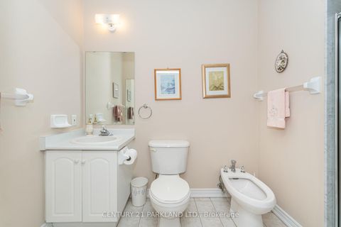 Photo 18 at 101 Cachet Hill Crescent, Sonoma Heights, Vaughan