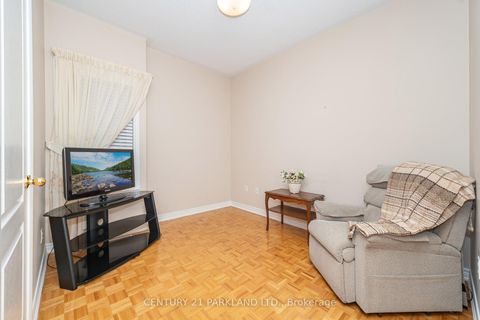 Photo 22 at 101 Cachet Hill Crescent, Sonoma Heights, Vaughan