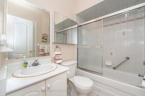 Photo 24 at 101 Cachet Hill Crescent, Sonoma Heights, Vaughan