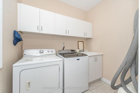 Photo 25 at 101 Cachet Hill Crescent, Sonoma Heights, Vaughan