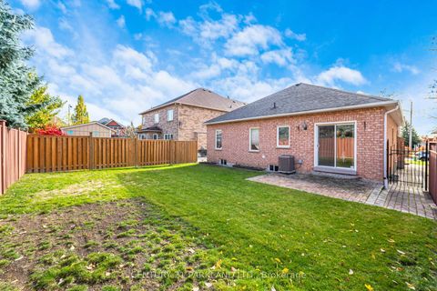 Photo 30 at 101 Cachet Hill Crescent, Sonoma Heights, Vaughan