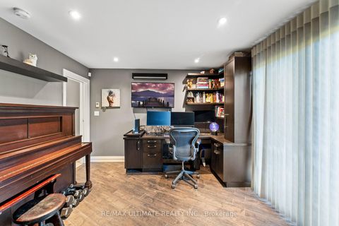 Photo 9 at 121 Tecumseth Street E, Niagara, Toronto