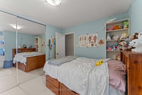 Photo 11 at 121 Tecumseth Street E, Niagara, Toronto