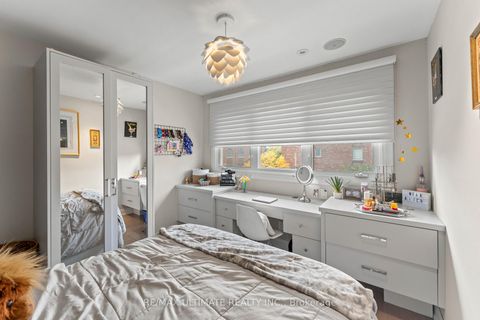 Photo 12 at 121 Tecumseth Street E, Niagara, Toronto