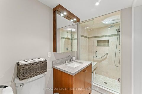 Photo 16 at 121 Tecumseth Street E, Niagara, Toronto