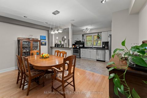 Photo 19 at 121 Tecumseth Street E, Niagara, Toronto