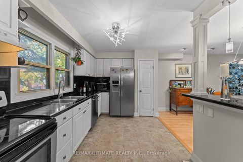 Photo 24 at 121 Tecumseth Street E, Niagara, Toronto