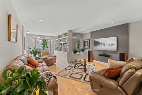 Photo 28 at 121 Tecumseth Street E, Niagara, Toronto