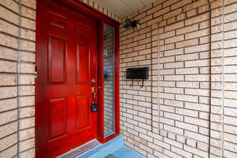 Photo 2 at 58 Deanscroft Square, West Hill, Toronto