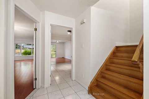 Photo 4 at 58 Deanscroft Square, West Hill, Toronto