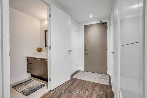 Photo 9 at 810 - 4800 Highway 7, East Woodbridge, Vaughan