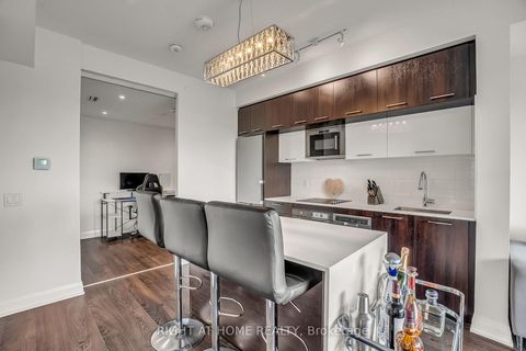 Photo 12 at 810 - 4800 Highway 7, East Woodbridge, Vaughan