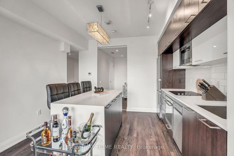 Photo 13 at 810 - 4800 Highway 7, East Woodbridge, Vaughan