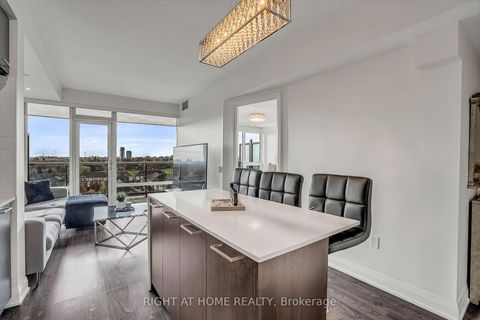 Photo 14 at 810 - 4800 Highway 7, East Woodbridge, Vaughan