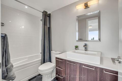 Photo 25 at 810 - 4800 Highway 7, East Woodbridge, Vaughan