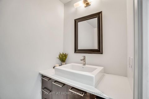 Photo 32 at 810 - 4800 Highway 7, East Woodbridge, Vaughan