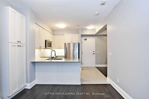 Photo 11 at 405 - 8302 Islington Avenue, Islington Woods, Vaughan