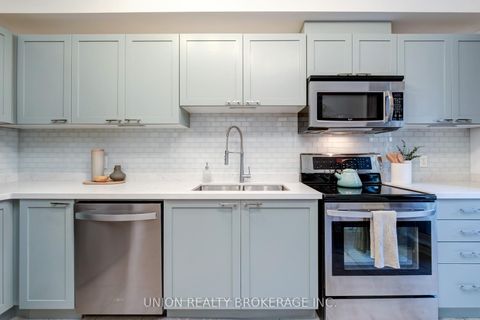 Photo 8 at 39 Philpott Gardens, Danforth, Toronto