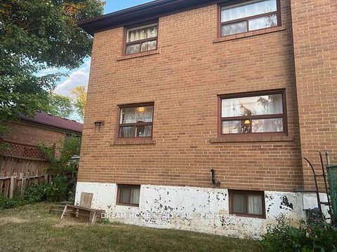 Photo 3 at 22 Beethoven Court, Hillcrest Village, Toronto