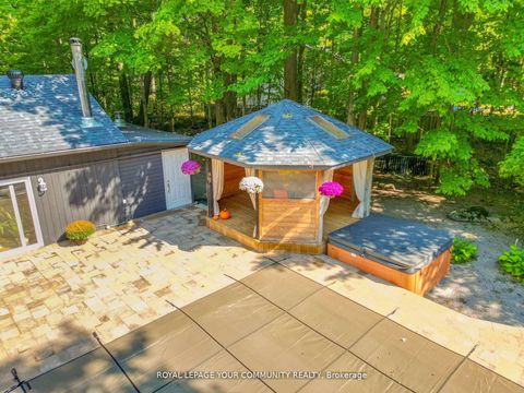 Photo 1 at 527 Big Bay Point Road, Rural Innisfil, Innisfil