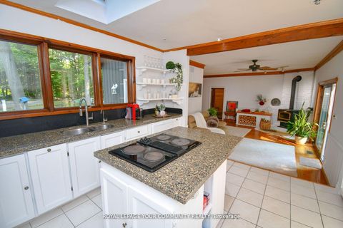 Photo 9 at 527 Big Bay Point Road, Rural Innisfil, Innisfil