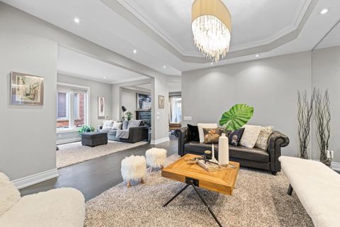 Photo 3 at 107 Westbury Court, Westbrook, Richmond Hill