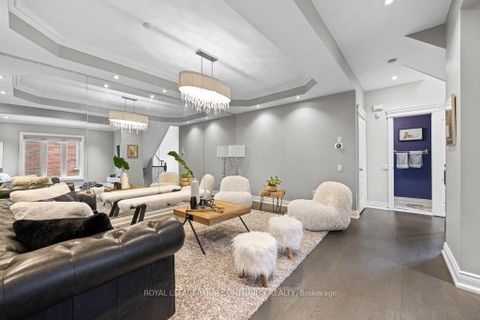 Photo 4 at 107 Westbury Court, Westbrook, Richmond Hill