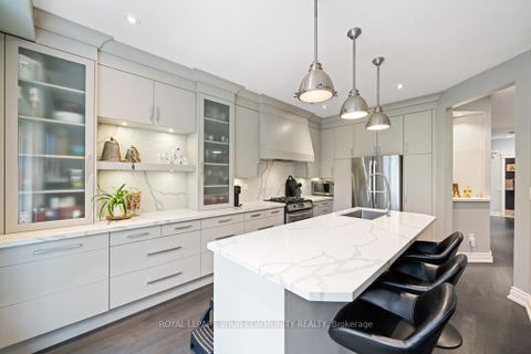 Photo 11 at 107 Westbury Court, Westbrook, Richmond Hill