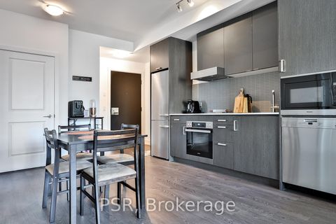 Photo 10 at 909 - 11 Lillian Street, Mount Pleasant West, Toronto