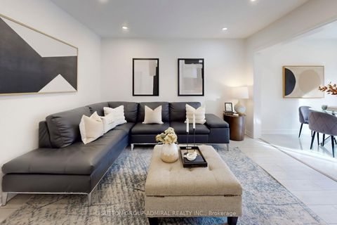 Photo 3 at 62 Agostino Crescent, Patterson, Vaughan