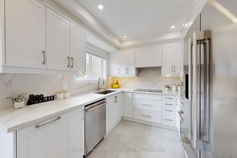 Photo 8 at 62 Agostino Crescent, Patterson, Vaughan