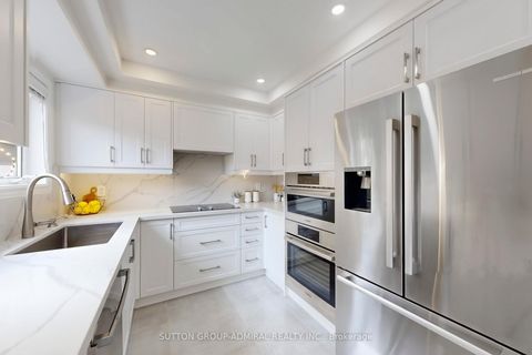 Photo 9 at 62 Agostino Crescent, Patterson, Vaughan