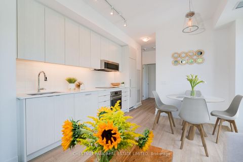 Photo 6 at 406 - 250 Lawrence Avenue W, Lawrence Park North, Toronto