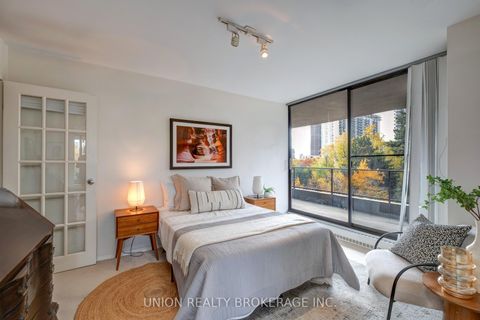 Photo 20 at 401 - 10 Avoca Avenue, Moore Park, Toronto