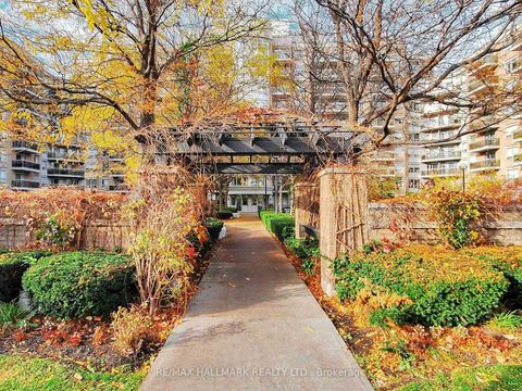 Photo 34 at 214 - 650 Lawrence Avenue W, Lawrence, Toronto