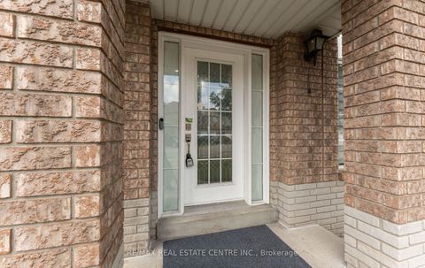 Photo 2 at 32 - 32 Viewcrest Circle, Clairville, Toronto