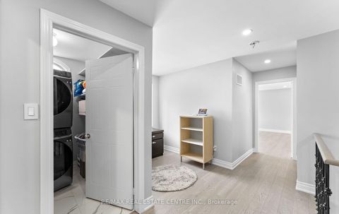 Photo 3 at 32 - 32 Viewcrest Circle, Clairville, Toronto