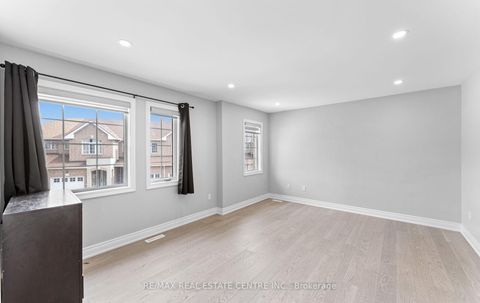 Photo 8 at 32 - 32 Viewcrest Circle, Clairville, Toronto